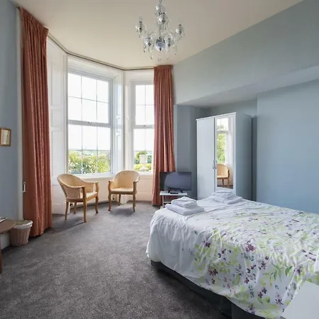 Gilsland Hall 2*