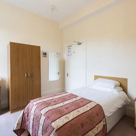 Gilsland Hall 2*